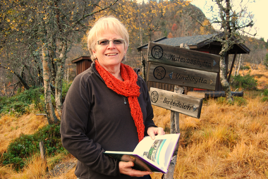 Bibliotekrådgiver Mari Senumstad Hauge ved Fylkesbiblioteket i Arendal tar turen til Birkeland tirsdag i neste uke. Hun vil presentere et utvalg bøker med tema «reise».