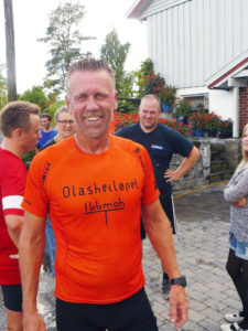 Olasheiløpet Thor Bylund med den nye tskjorta red