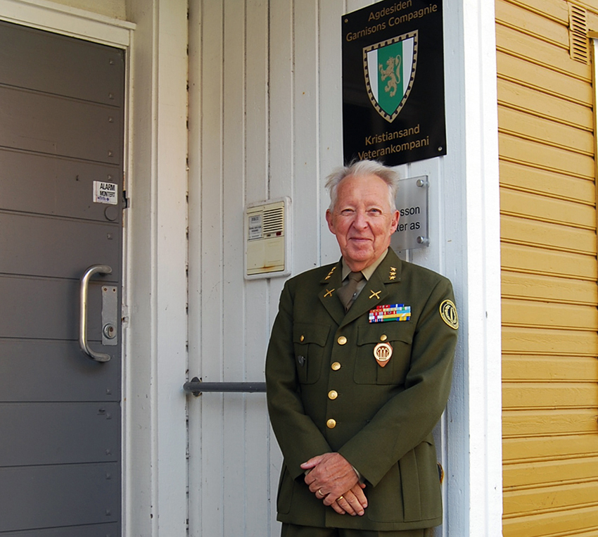 TREFF LIKESINNEDE: Kompanisjef i Kristiansand Veterankompani Jan Larsen ønsker flere veteraner velkommen til kompaniet på Odderøya.