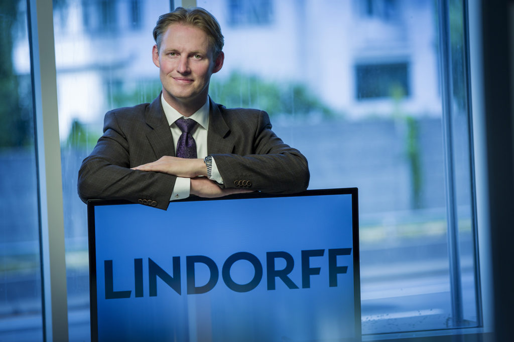 FRITT FALL: Kommunikasjonsdirektør Stig Inge Eikemo i Lindorff mener betalingsmoralen er i fritt fall. FOTO: Lindorff